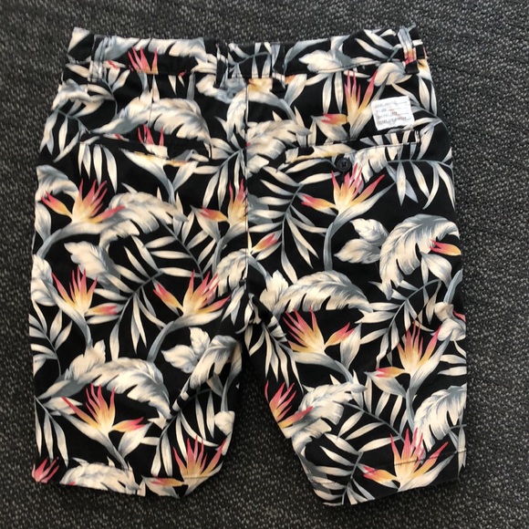 Adam Levine tropical shorts sz 30 - Picture 2 of 5